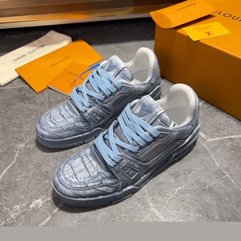 l**is V*t*n sneakers